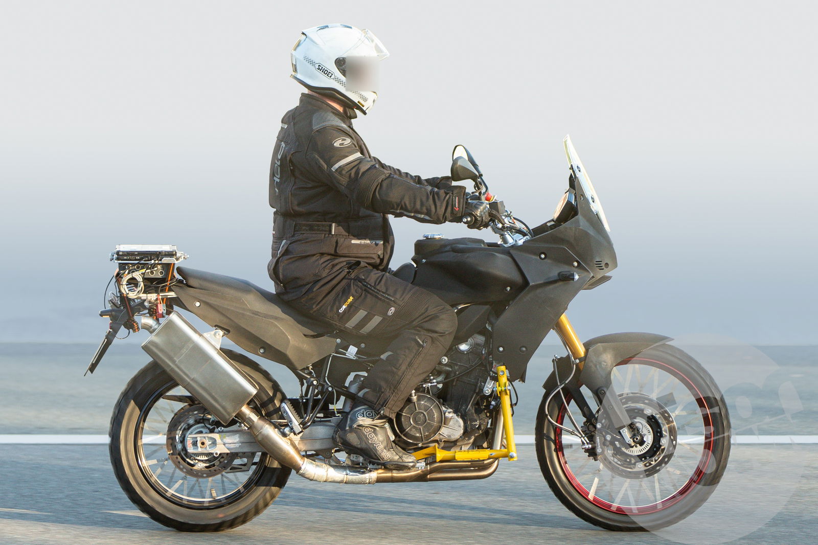 Aprilia Tuareg 660 006 - Visordown.jpg